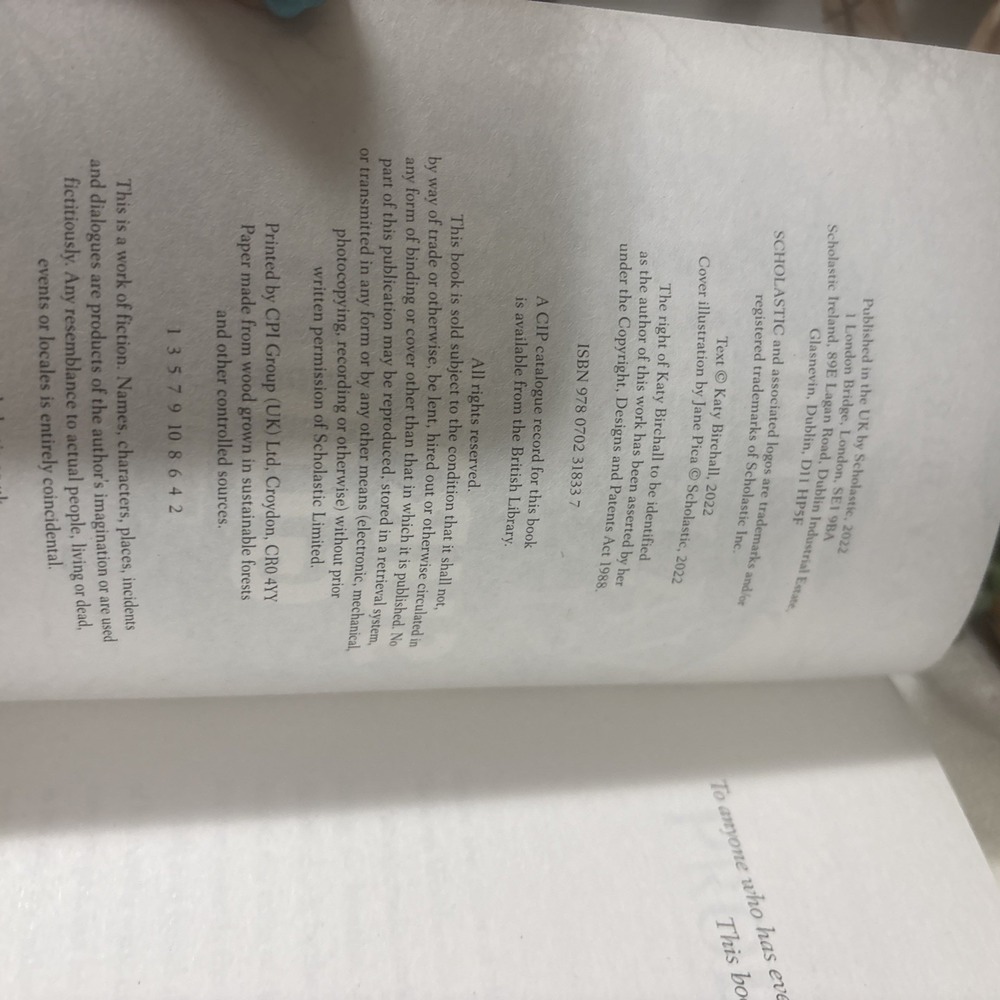 The Vampire Slayer's Survival Guide by Katy Birchall [Paperback] New Fantasy - Picture 10 of 11
